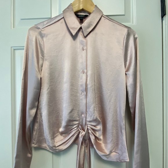 Express - Soft pink button down blouse - SMALL & BRAND NEW - Picture 1 of 6